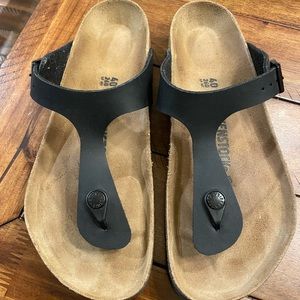 Size 40 Black Birkoflor Birkenstock Gizah Sandals. New in box.